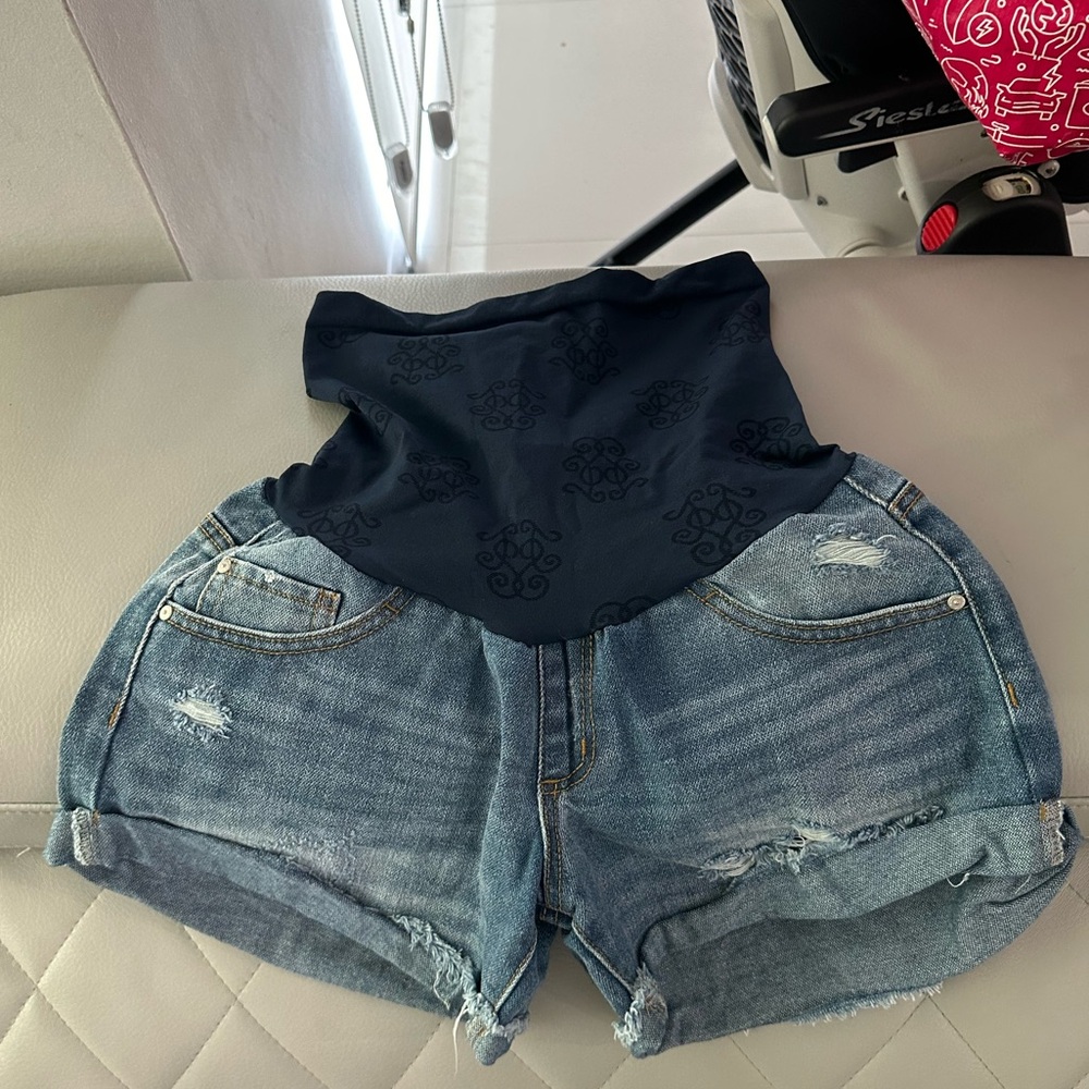 Jessica Simpson maternity shorts